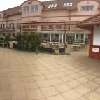 Aqua-Spa Konferencia és Wellness Hotel Cserkeszőlő - Medence/kert