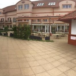 Aqua-Spa Konferencia és Wellness Hotel, Cserkeszőlő - Medence/kert