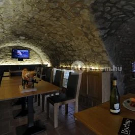 Enoteca Borbisztró Nógrád - Belső
