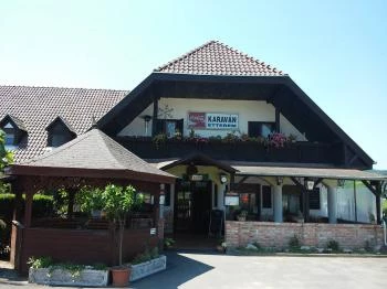 Karaván Vendéglő Kisbucsa