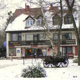 Mónika Panzió, Tata - Külső kép