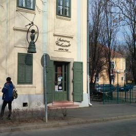 Százéves Cukrászda Gyula - Külső kép