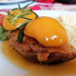 Szegény Károly Étterem Balatonkenese - Étel/ital