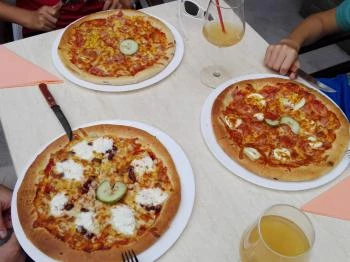 Stage Pizza & Bar Szolnok