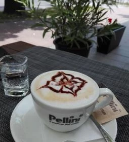 Amazon Kávéház & Borbár