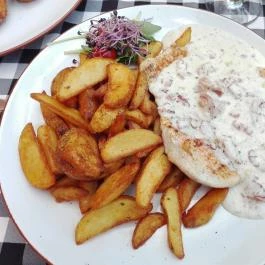 Stadt Étterem & Kávézó, Budakeszi - Étel/ital