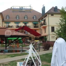 Hotel Kamilla, Balmazújváros - Medence/kert