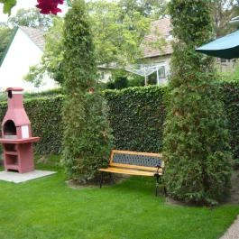 Lala Apartmanok, Balatonboglár - Medence/kert