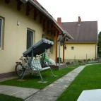 Lala Apartmanok Balatonboglár - Medence/kert