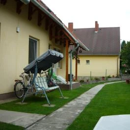 Lala Apartmanok, Balatonboglár - Medence/kert