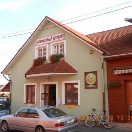 Revóczi Étterem, Vác - Külső kép