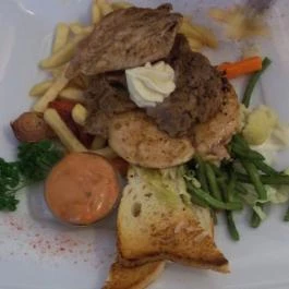 Várkapu Vendéglő Sárvár - Étel/ital