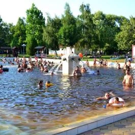 Florianus Apartman Berekfürdő - Medence/kert