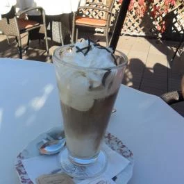 Lounge Coffee & Wine Kávéház Balatonalmádi - Étel/ital