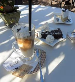 Lounge Coffee & Wine Kávéház