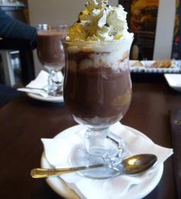 Lounge Coffee & Wine Kávéház