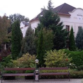 Hotel Villa Völgy, Eger - Medence/kert