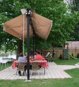 Vizafogó Panzió étterme