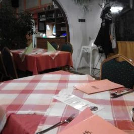 Fenyőgyöngye Vendéglő, Budapest - Belső