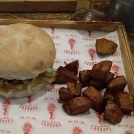 Cupákos, Budapest - Étel/ital