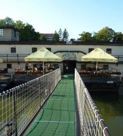 Westy Hajó Étterem & Pub