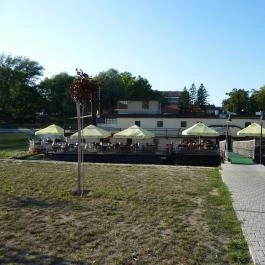 Westy Hajó Étterem & Pub, Győr - Külső kép