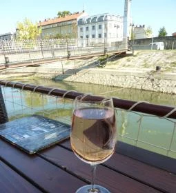 Westy Hajó Étterem & Pub