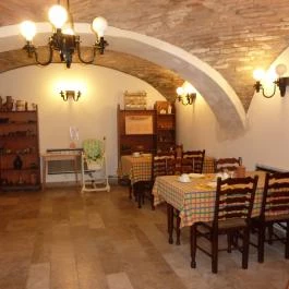 Pető Panzió, Győr - Vendéglátás