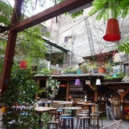Szimpla Kert Budapest - Külső kép