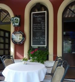 Teátrum Étterem és Panzió