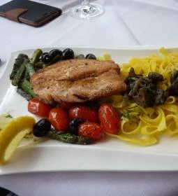 Teátrum Étterem és Panzió