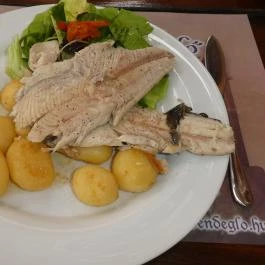 Várkanyar Vendéglő Tata - Étel/ital