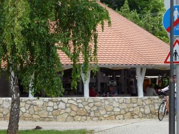 Gomba Étterem & Pizzéria Révfülöp