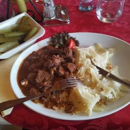 Bozi Rozi Csárda Fertőboz - Étel/ital