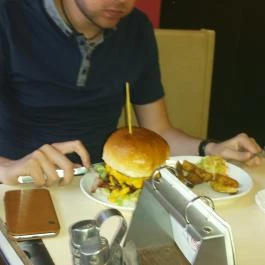 Fald Fel Amerikát, Miskolc - Étel/ital