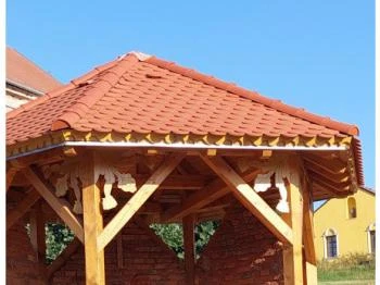 Hangai Nándor szobra Ibafa