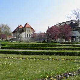 Hunguest Hotel Flóra Eger - Medence/kert