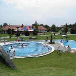 Apartmanpark és Kemping , Cegléd - Medence/kert
