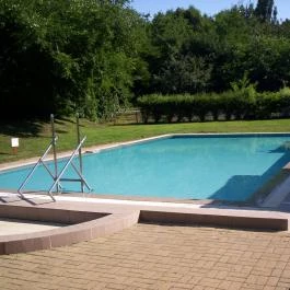 Fenyőharaszt Kastélyszálló Verseg - Medence/kert