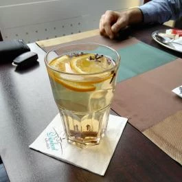 Várkert Kávézó Mosonmagyaróvár - Étel/ital