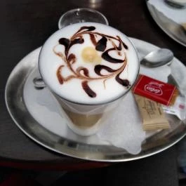 Várkert Kávézó Mosonmagyaróvár - Étel/ital