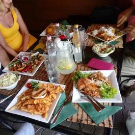 Ot-tó Étterem, Pusztaszabolcs - Étel/ital