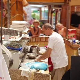 István Grill & Fagylaltkert, Balatonmáriafürdő - Belső