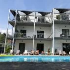 Comfort Hotel Csopak - Medence/kert