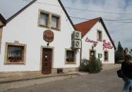 Judit Étterem, Borozó & Panzió Hajós