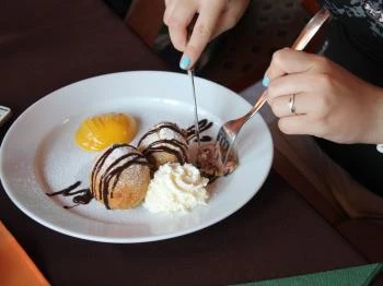 Százlépcső Étterem Tab