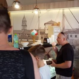 Adria Fagyizó, Székesfehérvár - Külső kép