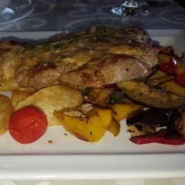 AzÉn Anyósom Alsópáhok - Étel/ital