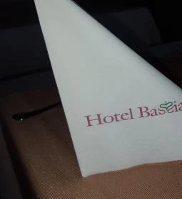 Bassiana Hotel Étterme
