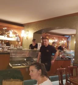 Bergmann Cukrászda - Zsigmond utca